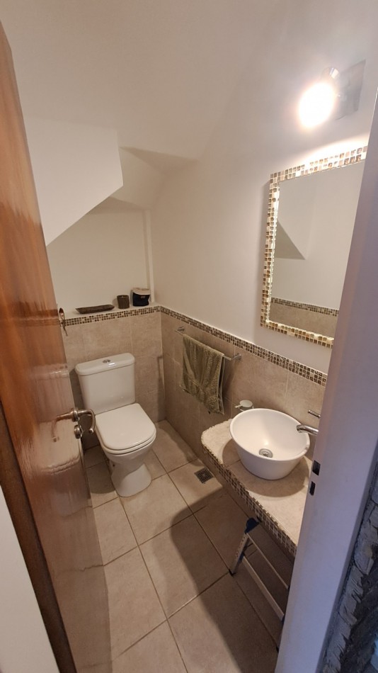 VENTA APTO CREDITO, DUPLEX 2 DORMITORIOS, PATIO INDEPENDIENTE Y LUGAR PARA GUARDAR EL AUTO DESCUBIERTO, P. IGLESIAS 200 -MONTE GRANDE-