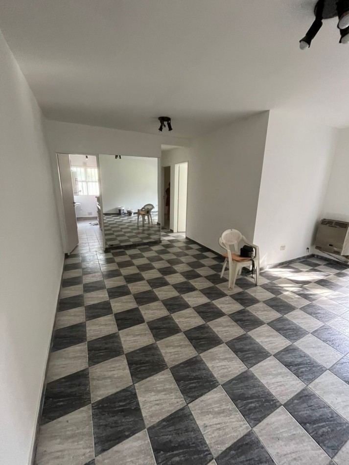 VENTA DEPARTAMENTO CONTRAFRENTE 3 AMBIENTES, RECIENTEMENTE PINTADO, EXPENSAS BAJAS, R. SANTAMARINA 949 -EL JAGUEL- 