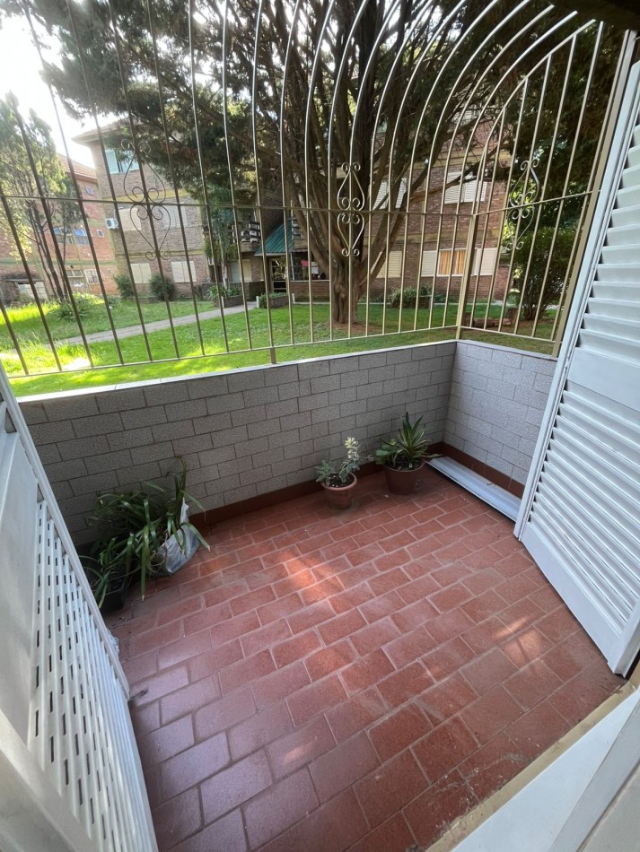 VENTA DEPARTAMENTO CONTRAFRENTE 3 AMBIENTES, RECIENTEMENTE PINTADO, EXPENSAS BAJAS, R. SANTAMARINA 949 -EL JAGUEL- 