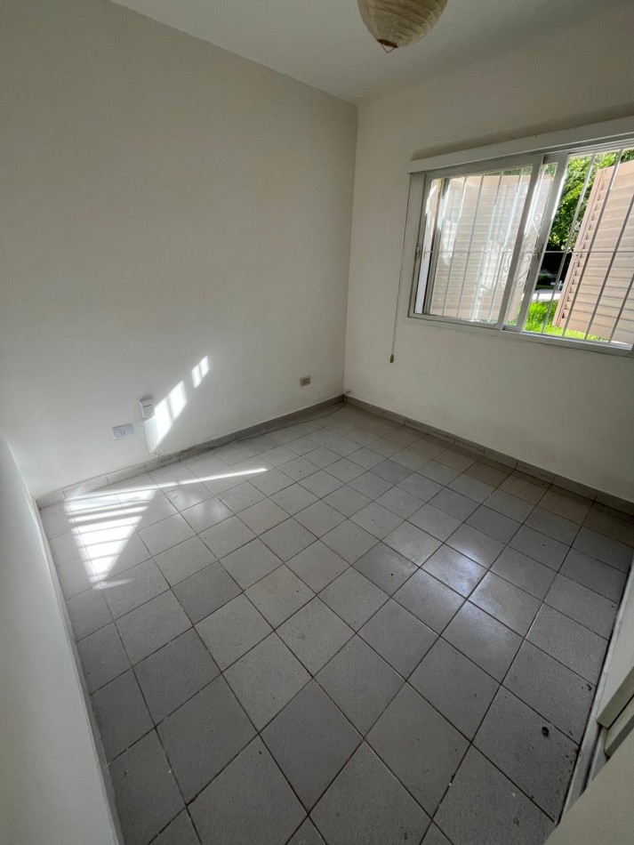 VENTA DEPARTAMENTO CONTRAFRENTE 3 AMBIENTES, RECIENTEMENTE PINTADO, EXPENSAS BAJAS, R. SANTAMARINA 949 -EL JAGUEL- 