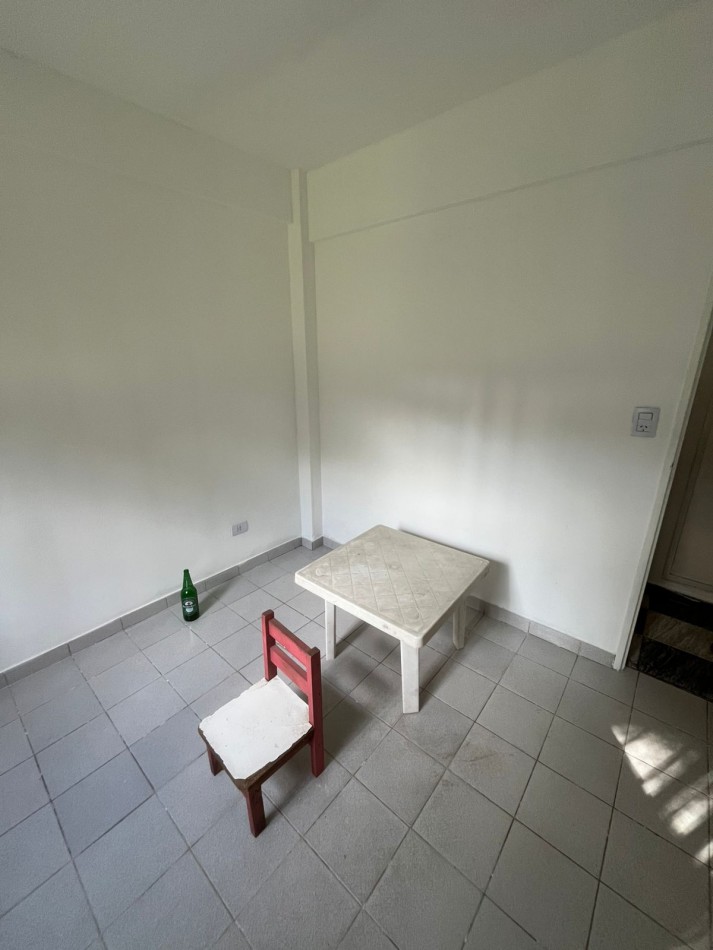 VENTA DEPARTAMENTO CONTRAFRENTE 3 AMBIENTES, RECIENTEMENTE PINTADO, EXPENSAS BAJAS, R. SANTAMARINA 949 -EL JAGUEL- 