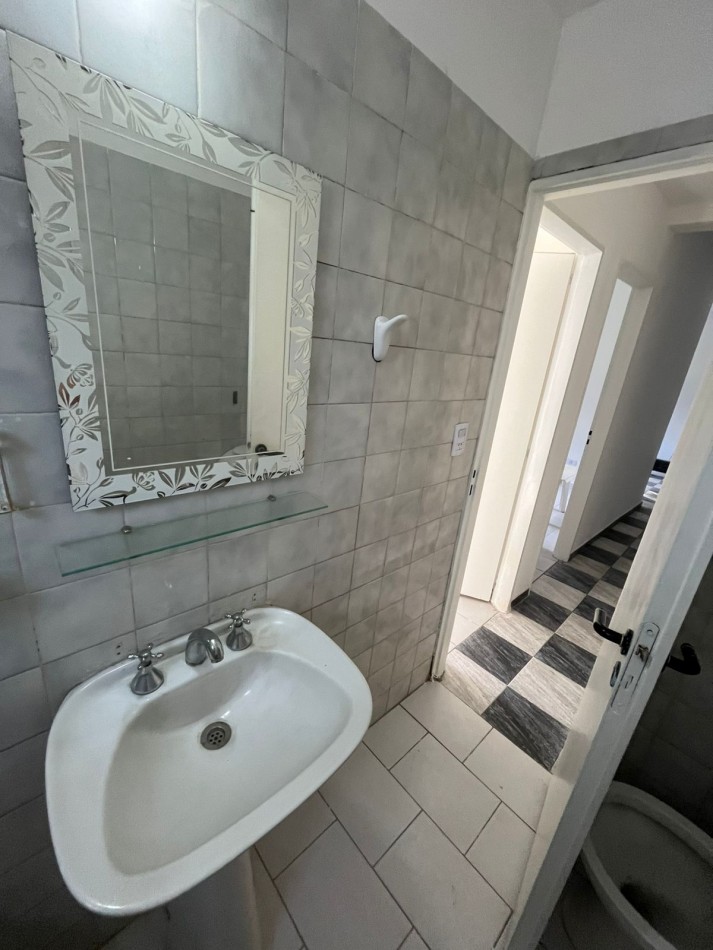 VENTA DEPARTAMENTO CONTRAFRENTE 3 AMBIENTES, RECIENTEMENTE PINTADO, EXPENSAS BAJAS, R. SANTAMARINA 949 -EL JAGUEL- 
