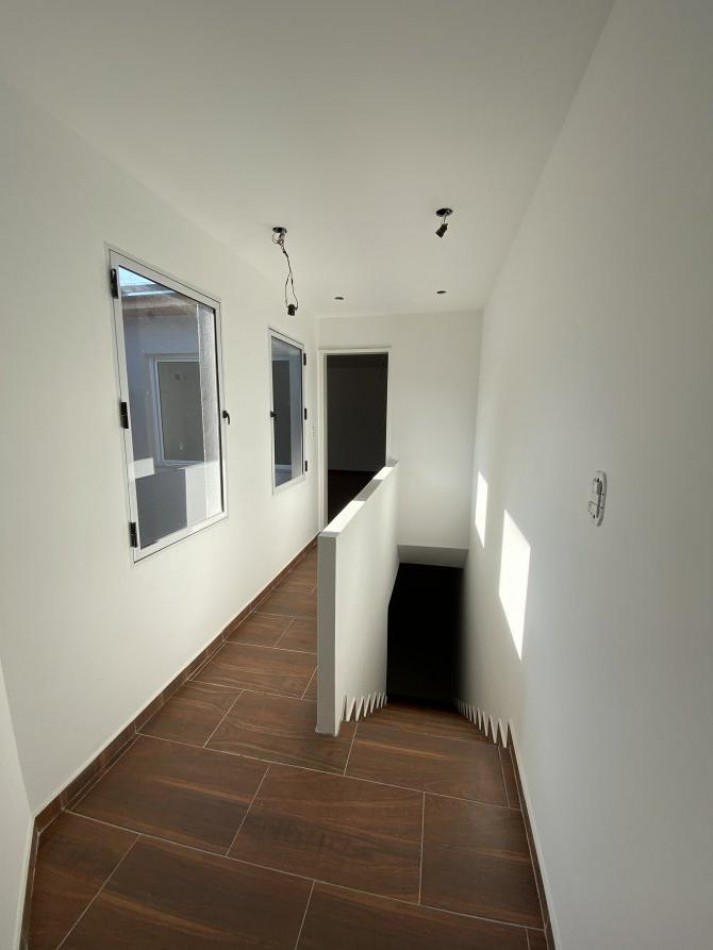 VENTA DUPLEX 3 AMBIENTES CON COCHERA A 4 CUADRAS DE CERRITO, RUBEN DARIO 500 -TEMPERLEY-