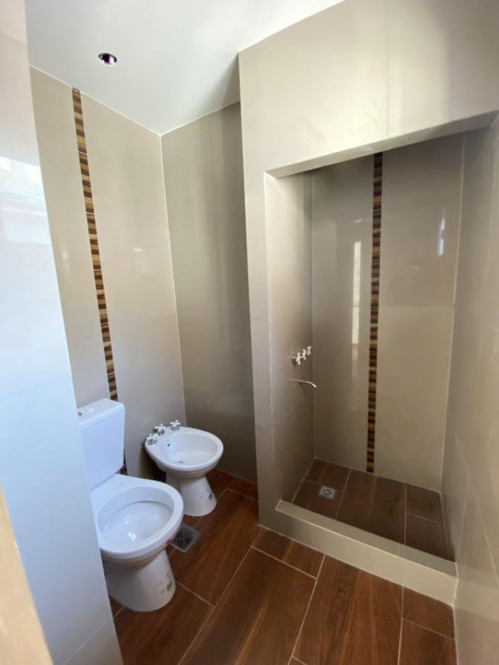 VENTA DUPLEX 3 AMBIENTES CON COCHERA A 4 CUADRAS DE CERRITO, RUBEN DARIO 500 -TEMPERLEY-