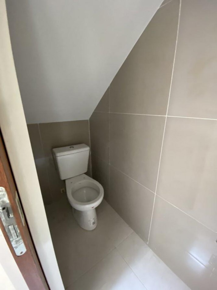 VENTA DUPLEX 3 AMBIENTES CON COCHERA A 4 CUADRAS DE CERRITO, RUBEN DARIO 500 -TEMPERLEY-