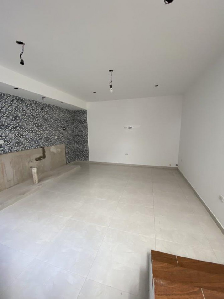 VENTA DUPLEX 3 AMBIENTES CON COCHERA A 4 CUADRAS DE CERRITO, RUBEN DARIO 500 -TEMPERLEY-