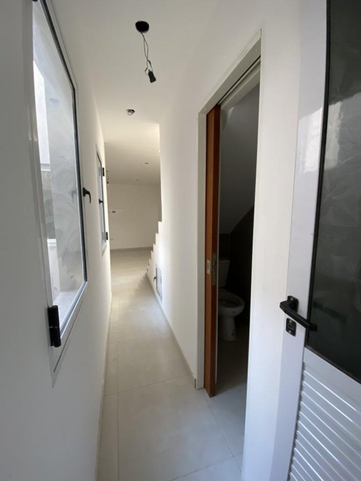 VENTA DUPLEX 3 AMBIENTES CON COCHERA A 4 CUADRAS DE CERRITO, RUBEN DARIO 500 -TEMPERLEY-