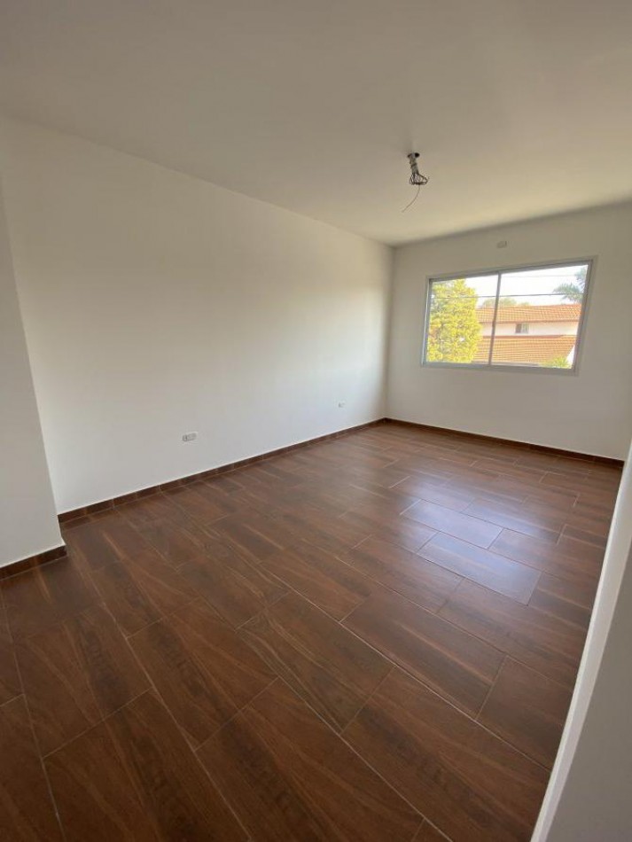VENTA DUPLEX 4 AMBIENTES, CON COCHERA, A 4 CUADRAS DE CERRITO, RUBEN DARIO 500 -TEMPERLEY-