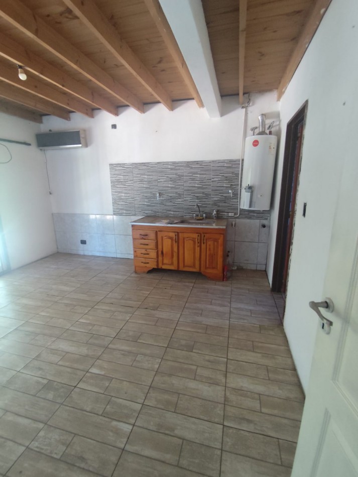 ALQUILER PH EN PLANTA ALTA, DOS DORMITORIOS, DORREGO 2828 -MONTE GRANDE-