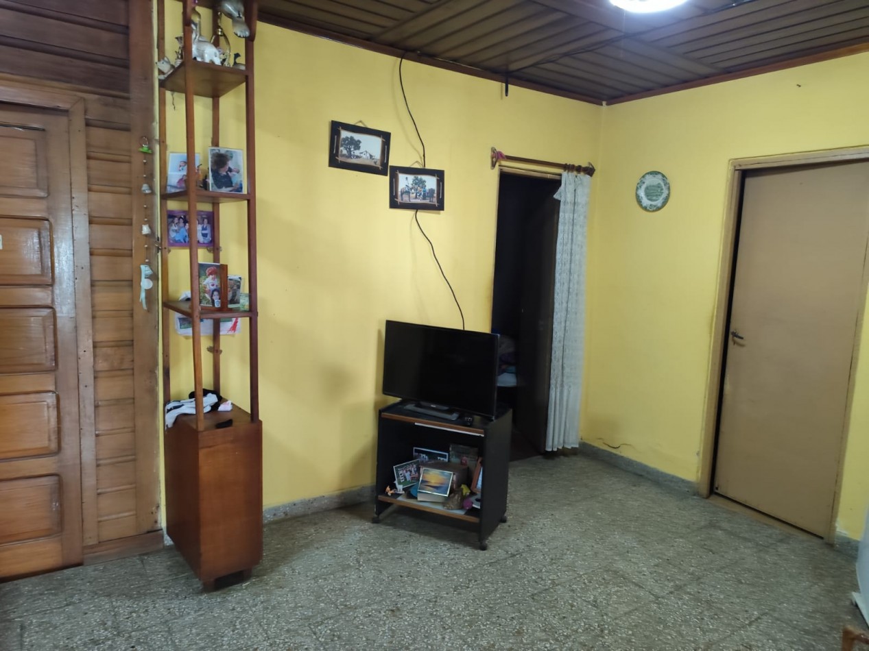 VENTA CASA TIPO CHALET CON DEPARTAMENTO AL FONDO, GARAJE SEMICUBIERTO, RUBEN DARIO 1100 -TEMPERLEY-