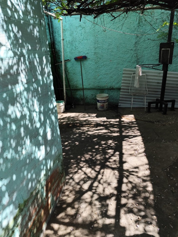 VENTA CASA TIPO CHALET CON DEPARTAMENTO AL FONDO, GARAJE SEMICUBIERTO, RUBEN DARIO 1100 -TEMPERLEY-