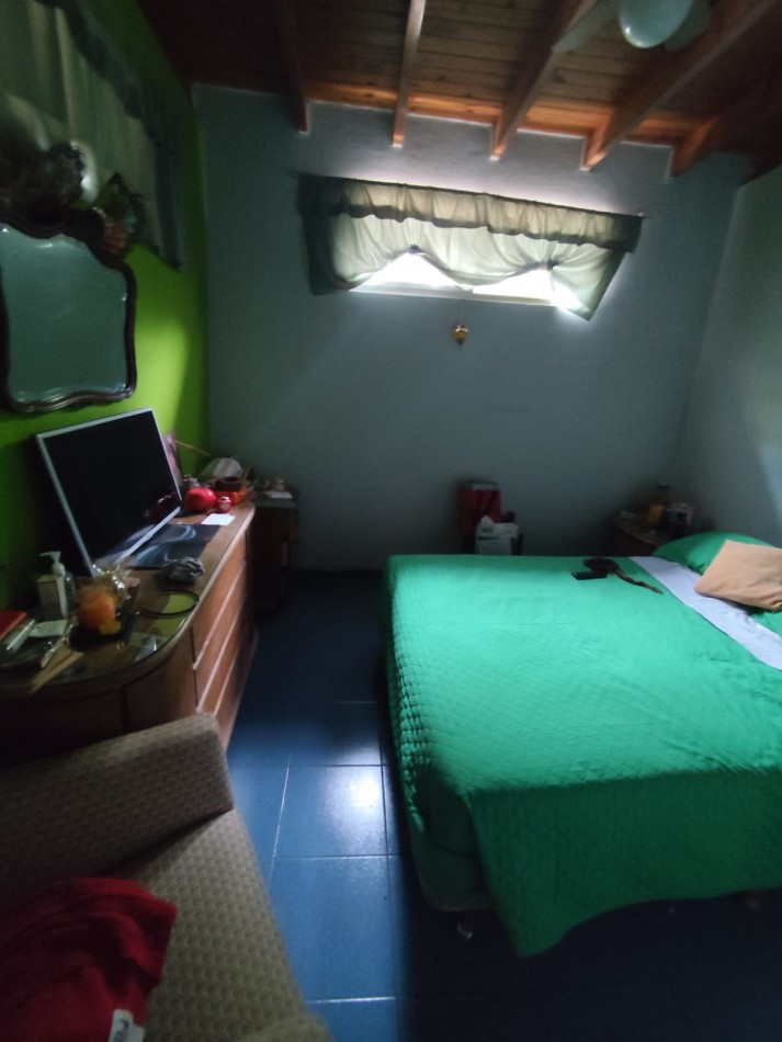 VENTA CASA CON LOCAL, ZONA COMERCIAL, 3 DORMITORIOS, LOCAL CON CORTINA, BAÑO, ENTREPISO Y SECTOR DE VENTA, JOAQUIN V GONZALEZ 2600 -BURZACO-