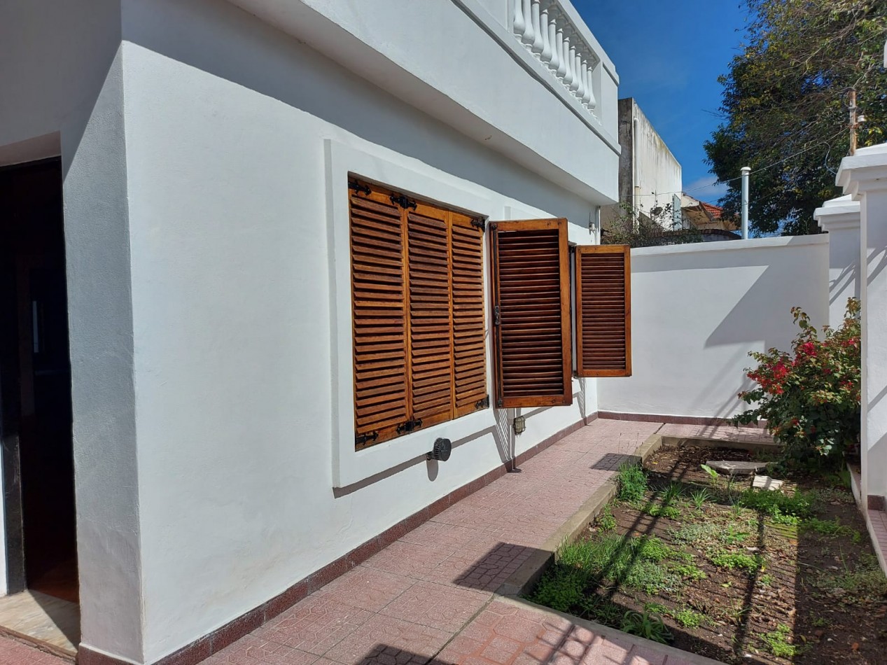 ALQUILER CASA 2 DORMITORIOS, A UNA CUADRA DE AV EVA PERON AL 1200, RIVADAVIA 1200 -TEMPERLEY-