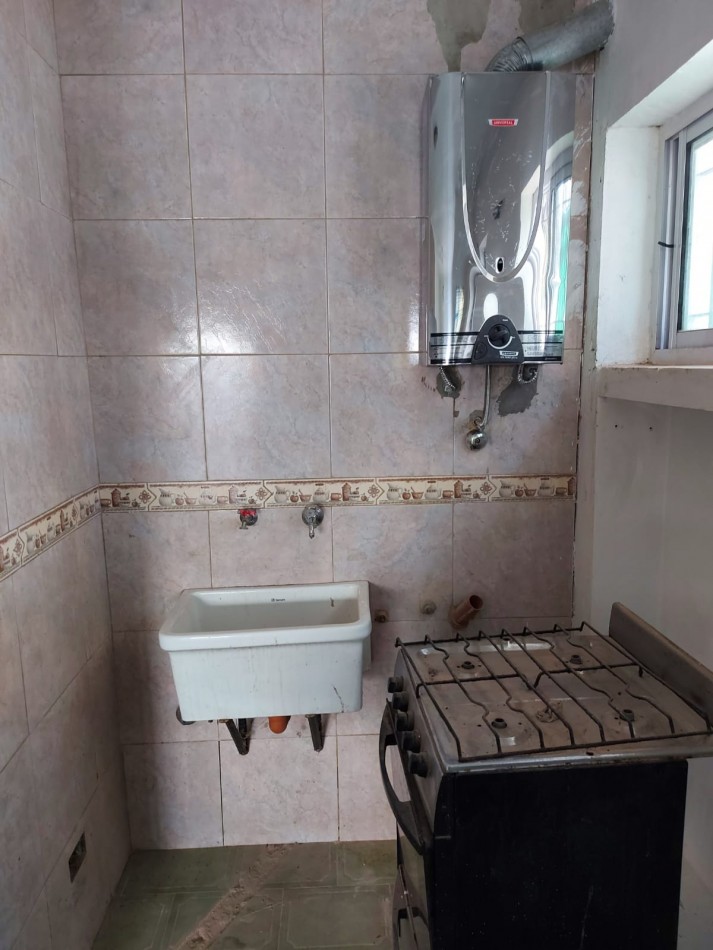 ALQUILER CASA 2 DORMITORIOS, A UNA CUADRA DE AV EVA PERON AL 1200, RIVADAVIA 1200 -TEMPERLEY-