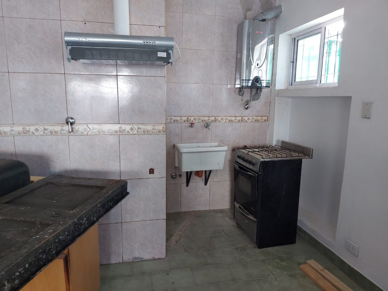 ALQUILER CASA 2 DORMITORIOS, A UNA CUADRA DE AV EVA PERON AL 1200, RIVADAVIA 1200 -TEMPERLEY-
