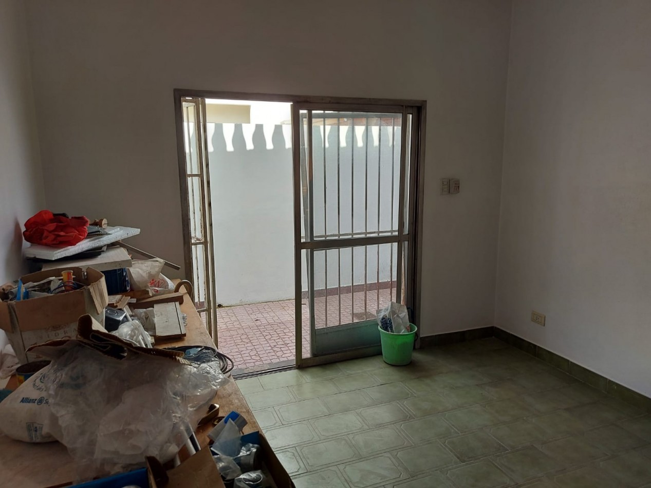 ALQUILER CASA 2 DORMITORIOS, A UNA CUADRA DE AV EVA PERON AL 1200, RIVADAVIA 1200 -TEMPERLEY-