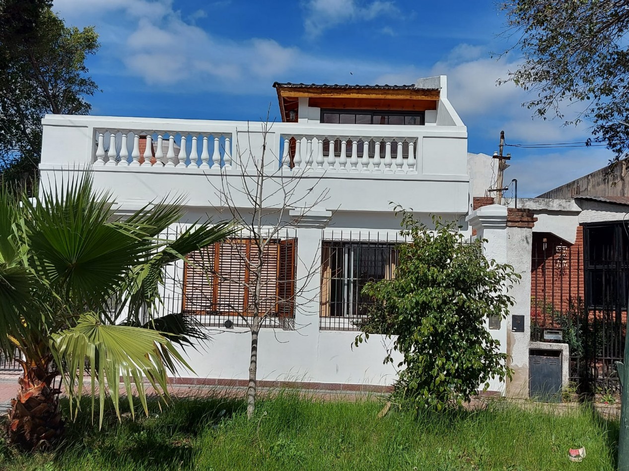 ALQUILER CASA 2 DORMITORIOS, A UNA CUADRA DE AV EVA PERON AL 1200, RIVADAVIA 1200 -TEMPERLEY-