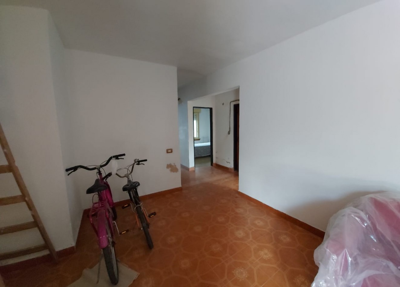 ALQUILER CASA 2 DORMITORIOS, A UNA CUADRA DE AV EVA PERON AL 1200, RIVADAVIA 1200 -TEMPERLEY-