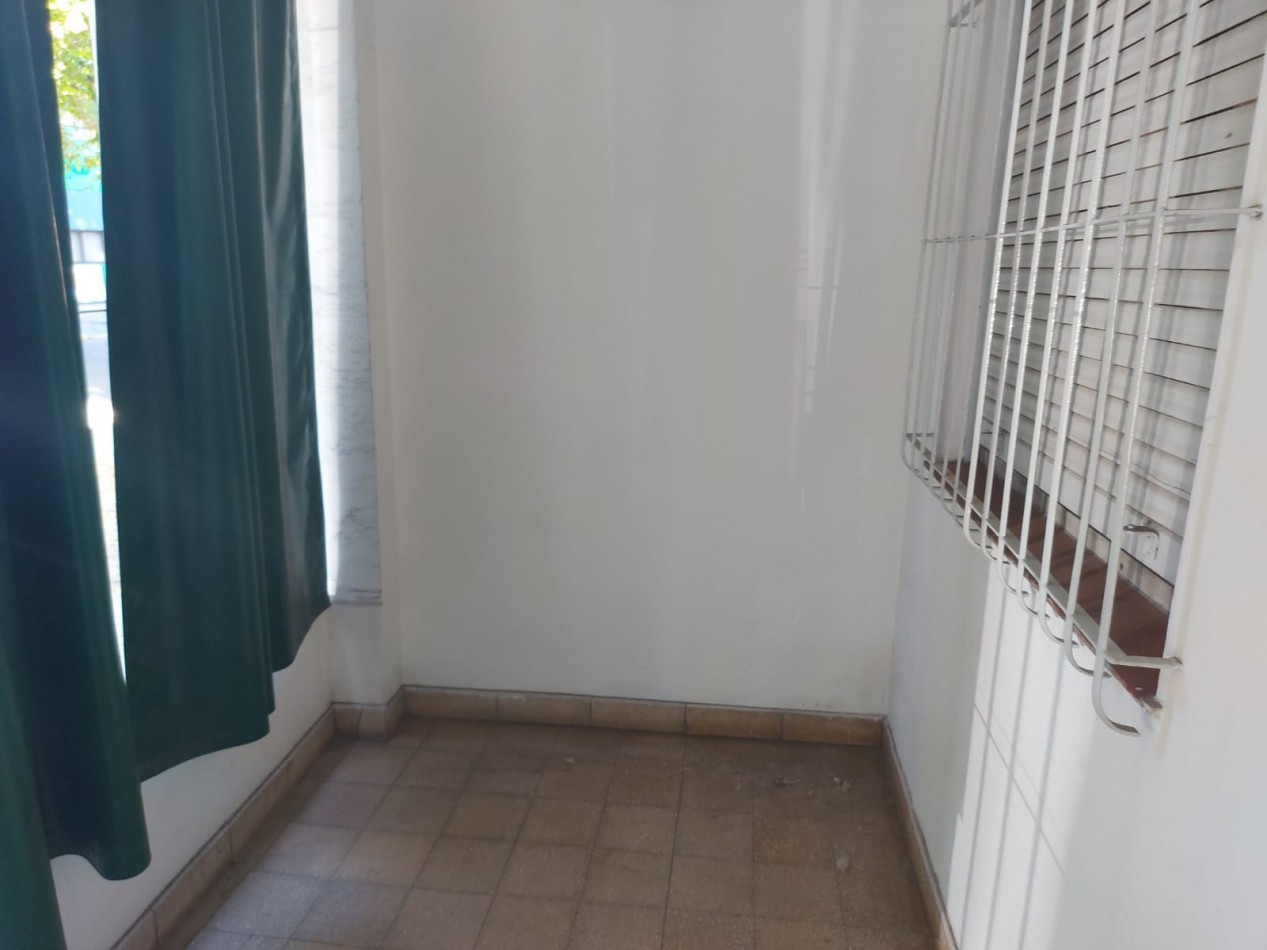 VENTA PH AL FRENTE TOTALMENTE INDEPENDIENTE 2 DORMITORIOS, PIROVANO 270 -TEMPERLEY-