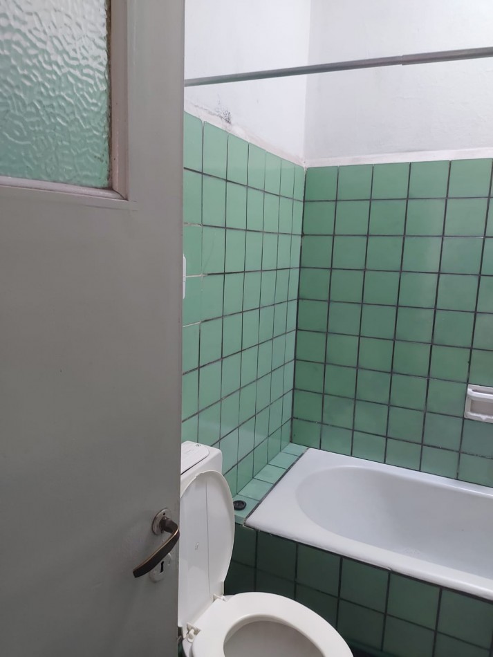 VENTA PH AL FRENTE TOTALMENTE INDEPENDIENTE 2 DORMITORIOS, PIROVANO 270 -TEMPERLEY-