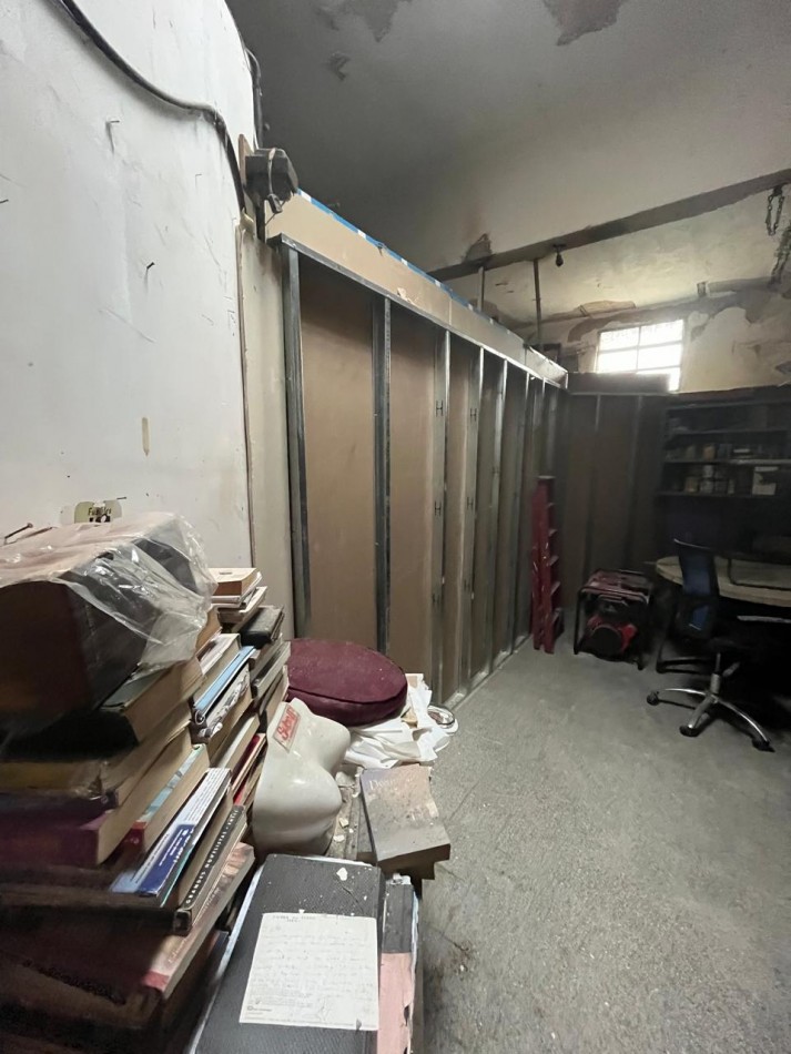 VENTA LOCAL MAS GALPON Y FONDO LIBRE, EXCELENTE UBICACION A 2 CUADRAS Y MEDIA DE AV ALMIRANTE BROWN AL 3800, TRIUNVIRATO 382 -TEMPERLEY-