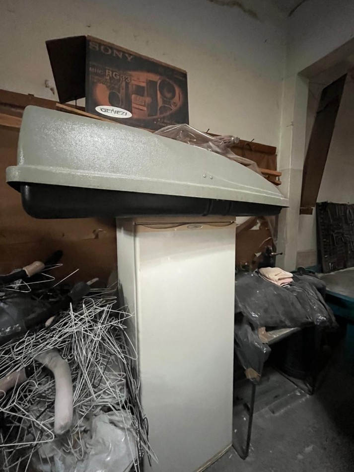 VENTA LOCAL MAS GALPON Y FONDO LIBRE, EXCELENTE UBICACION A 2 CUADRAS Y MEDIA DE AV ALMIRANTE BROWN AL 3800, TRIUNVIRATO 382 -TEMPERLEY-