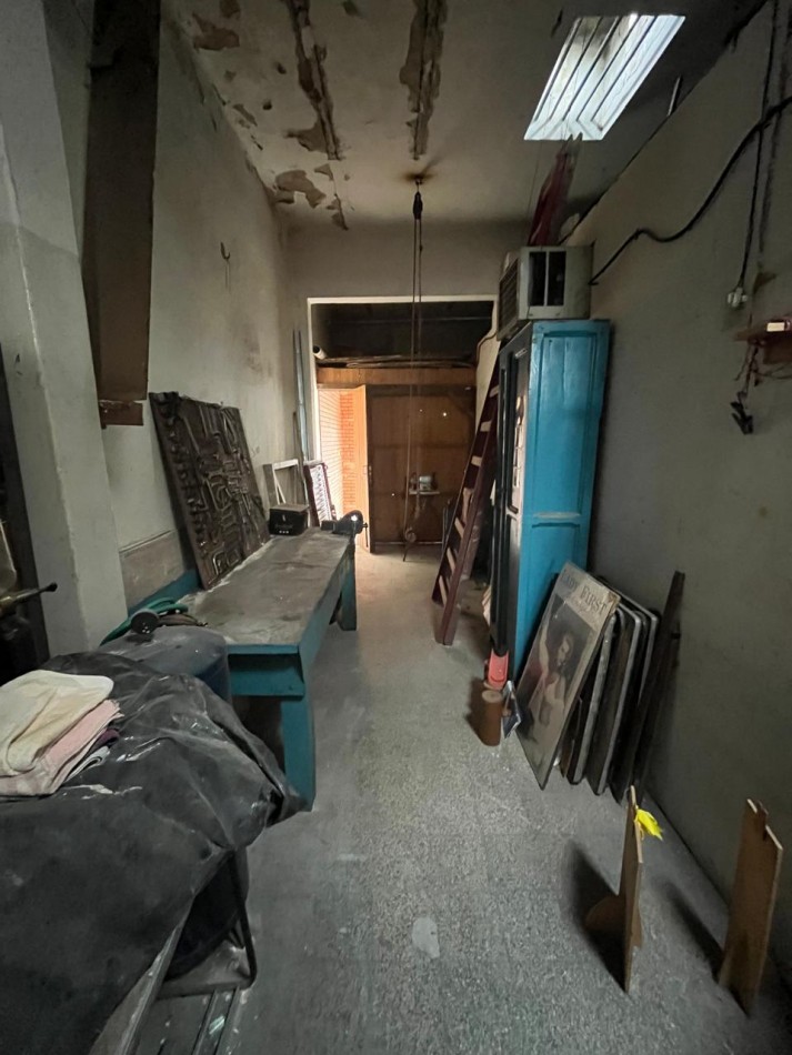 VENTA LOCAL MAS GALPON Y FONDO LIBRE, EXCELENTE UBICACION A 2 CUADRAS Y MEDIA DE AV ALMIRANTE BROWN AL 3800, TRIUNVIRATO 382 -TEMPERLEY-