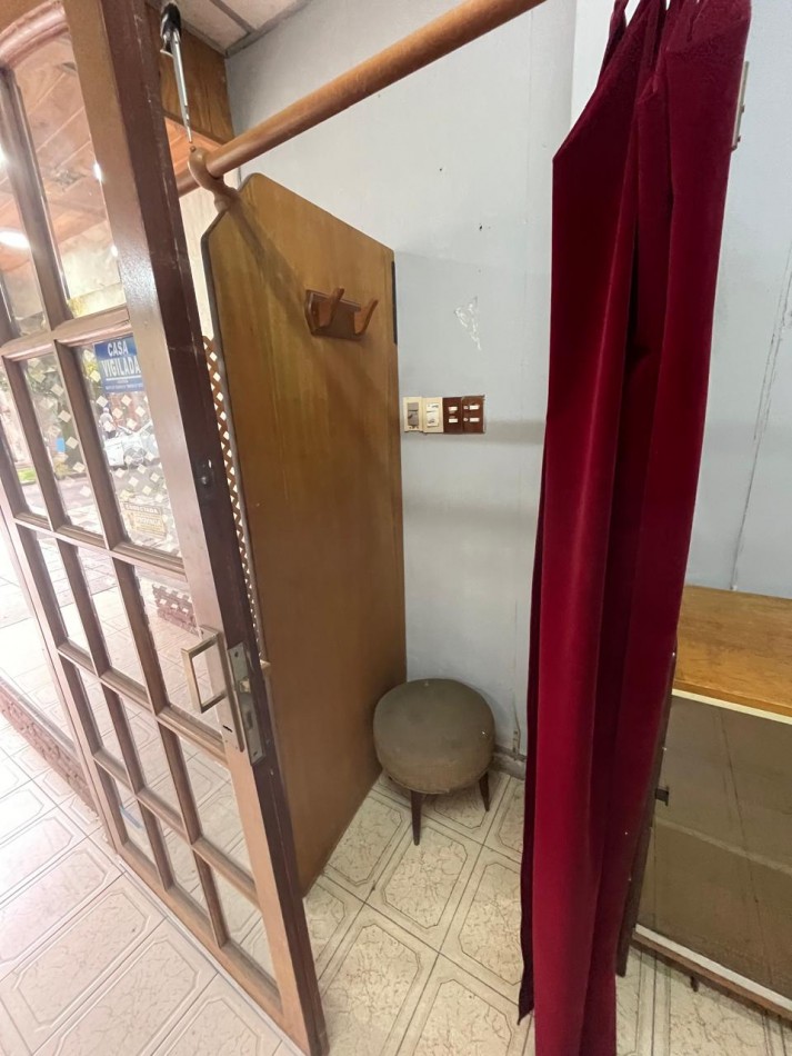 VENTA LOCAL MAS GALPON Y FONDO LIBRE, EXCELENTE UBICACION A 2 CUADRAS Y MEDIA DE AV ALMIRANTE BROWN AL 3800, TRIUNVIRATO 382 -TEMPERLEY-