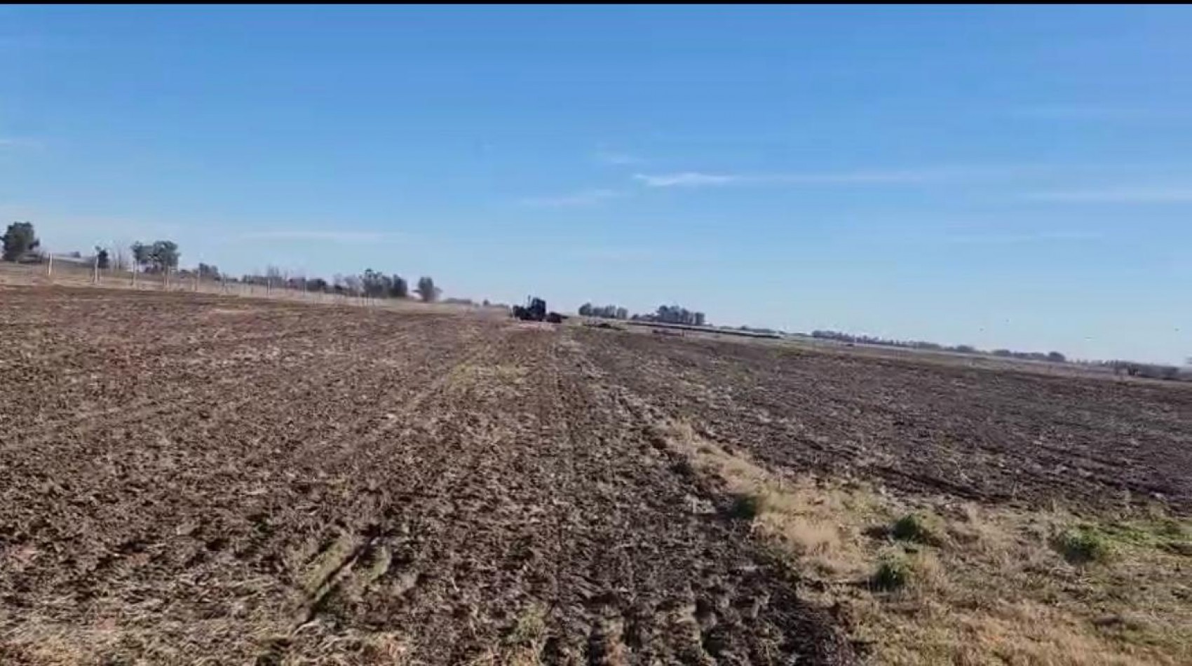 VENTA 3 HECTAREAS Y UN CUARTO CON ALAMBRADO OLIMPICO AL FRENTE, TRANQUERA DOBLE HOJA Y ALAMBRADO EN UN LATERAL, RUTA 65 -9 DE JULIO-