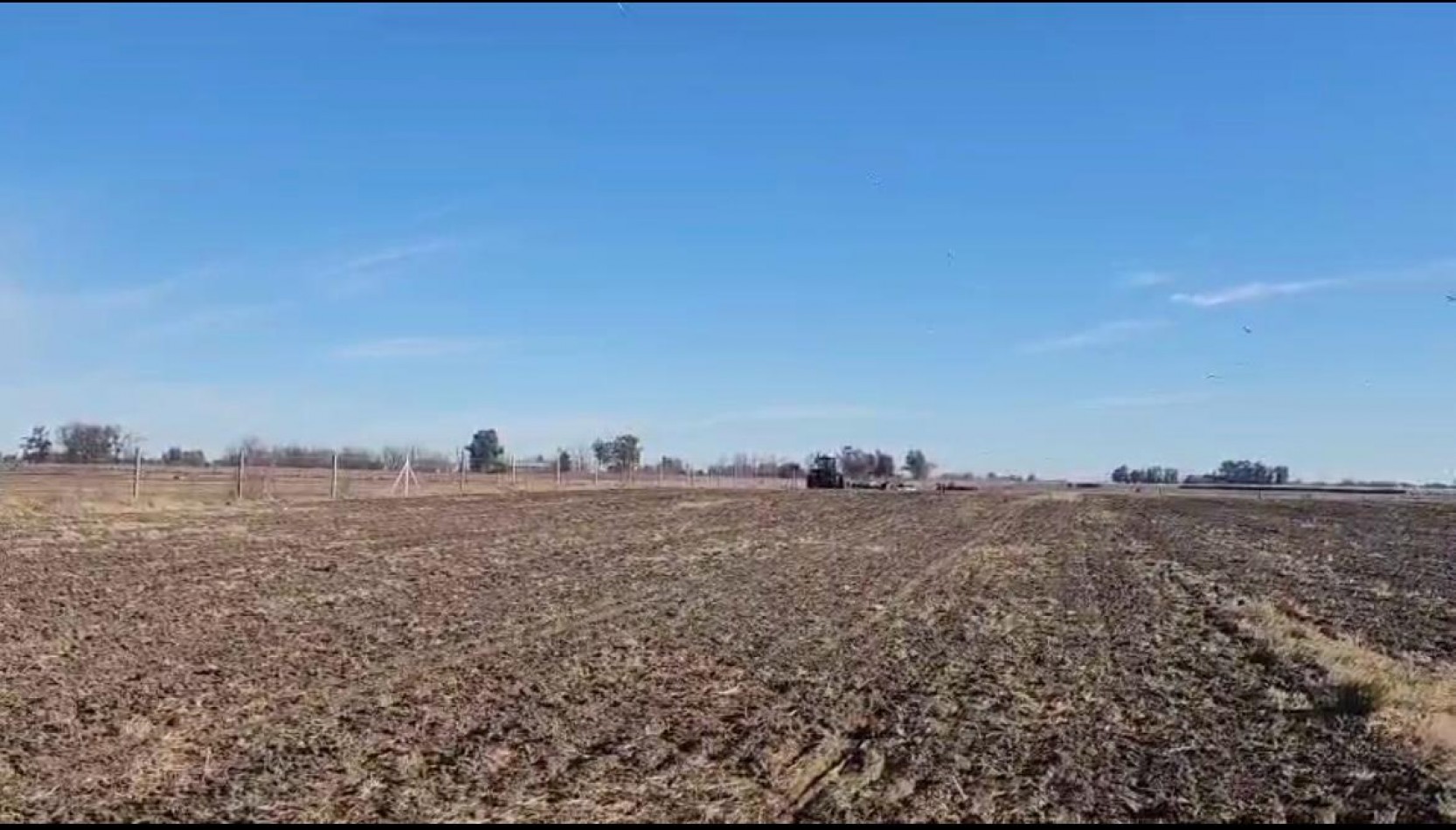 VENTA 3 HECTAREAS Y UN CUARTO CON ALAMBRADO OLIMPICO AL FRENTE, TRANQUERA DOBLE HOJA Y ALAMBRADO EN UN LATERAL, RUTA 65 -9 DE JULIO-