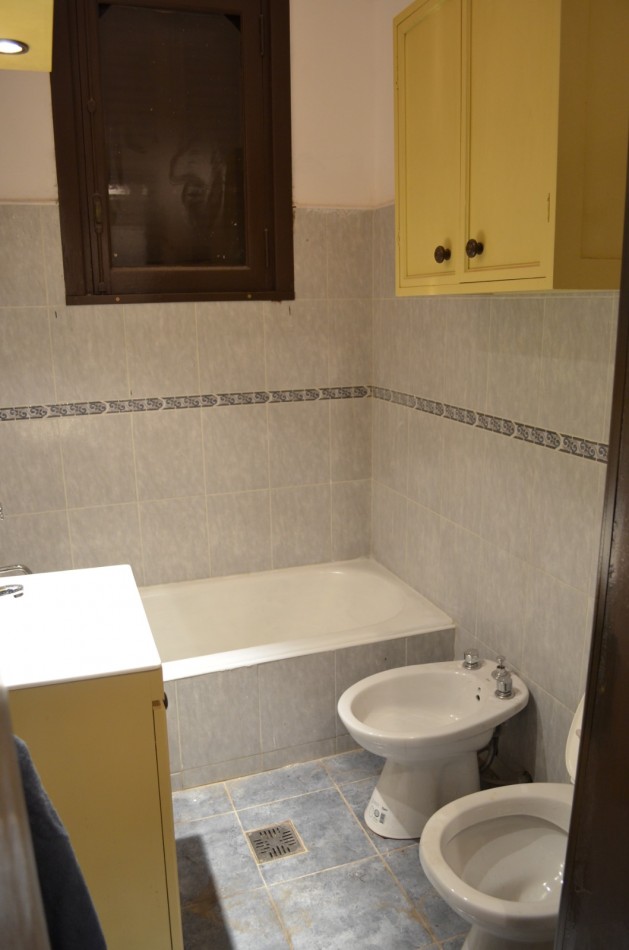 VENTA DEPARTAMENTO 2 AMBIENTES SIN EXPENSAS, APTO CREDITO, EXCELENTE UBICACION A MEDIA CUADRA DE LA ESTACION DE BANFIELD, FRENCH 115 -BANFIELD-