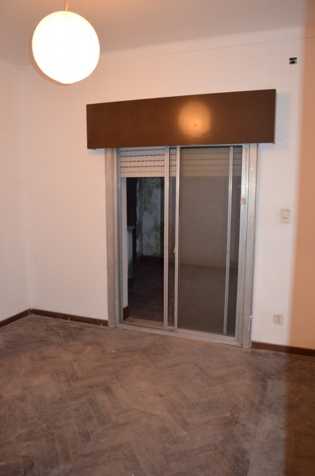 VENTA DEPARTAMENTO 2 AMBIENTES SIN EXPENSAS, APTO CREDITO, EXCELENTE UBICACION A MEDIA CUADRA DE LA ESTACION DE BANFIELD, FRENCH 115 -BANFIELD-