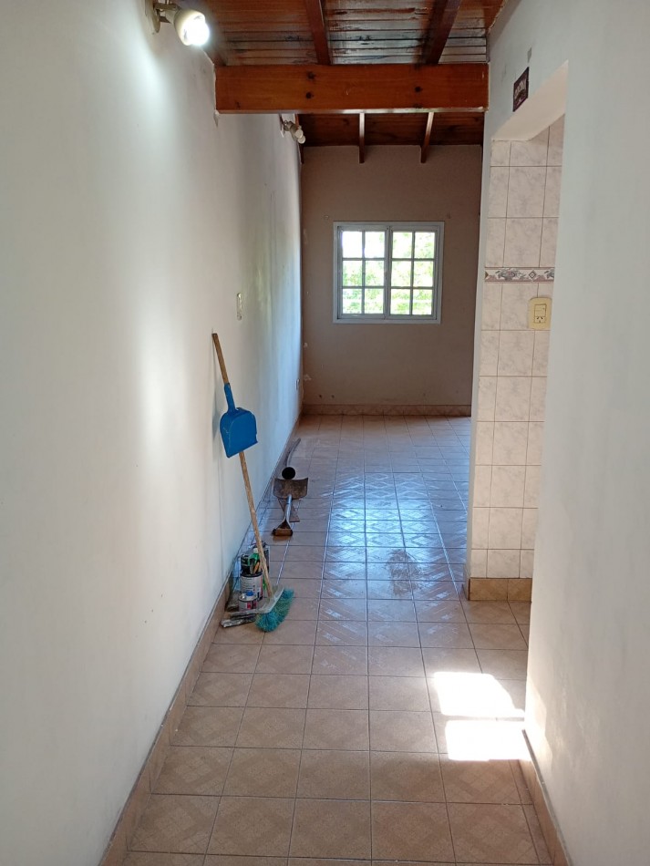 ALQUILER DEPARTAMENTO EN PLANTA ALTA 2 AMBIENTES CON INGRESO COMPARTIDO, AV EVA PERON 4347 -TEMPERLEY- 