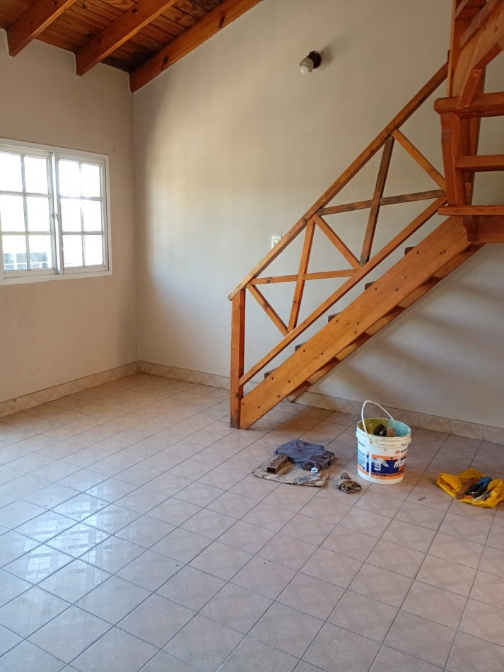 ALQUILER DEPARTAMENTO EN PLANTA ALTA 2 AMBIENTES CON INGRESO COMPARTIDO, AV EVA PERON 4347 -TEMPERLEY- 