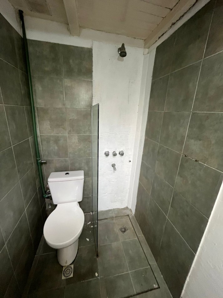 -RESERVADO- ALQUILER PARA VIVIENDA U OFICINA - DOS AMBIENTES-  SIN EXPENSAS  CASTELLI 1364 LOMAS DE ZAMORA