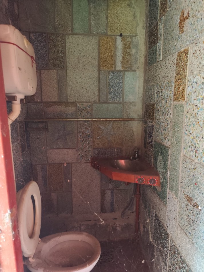 VENTA EN BLOQUE, OPORTUNIDAD, CASA CON LOTE PROPIO Y LOTE LINDERO, BOLAÑOS 3200 -MONTE CHINGOLO-