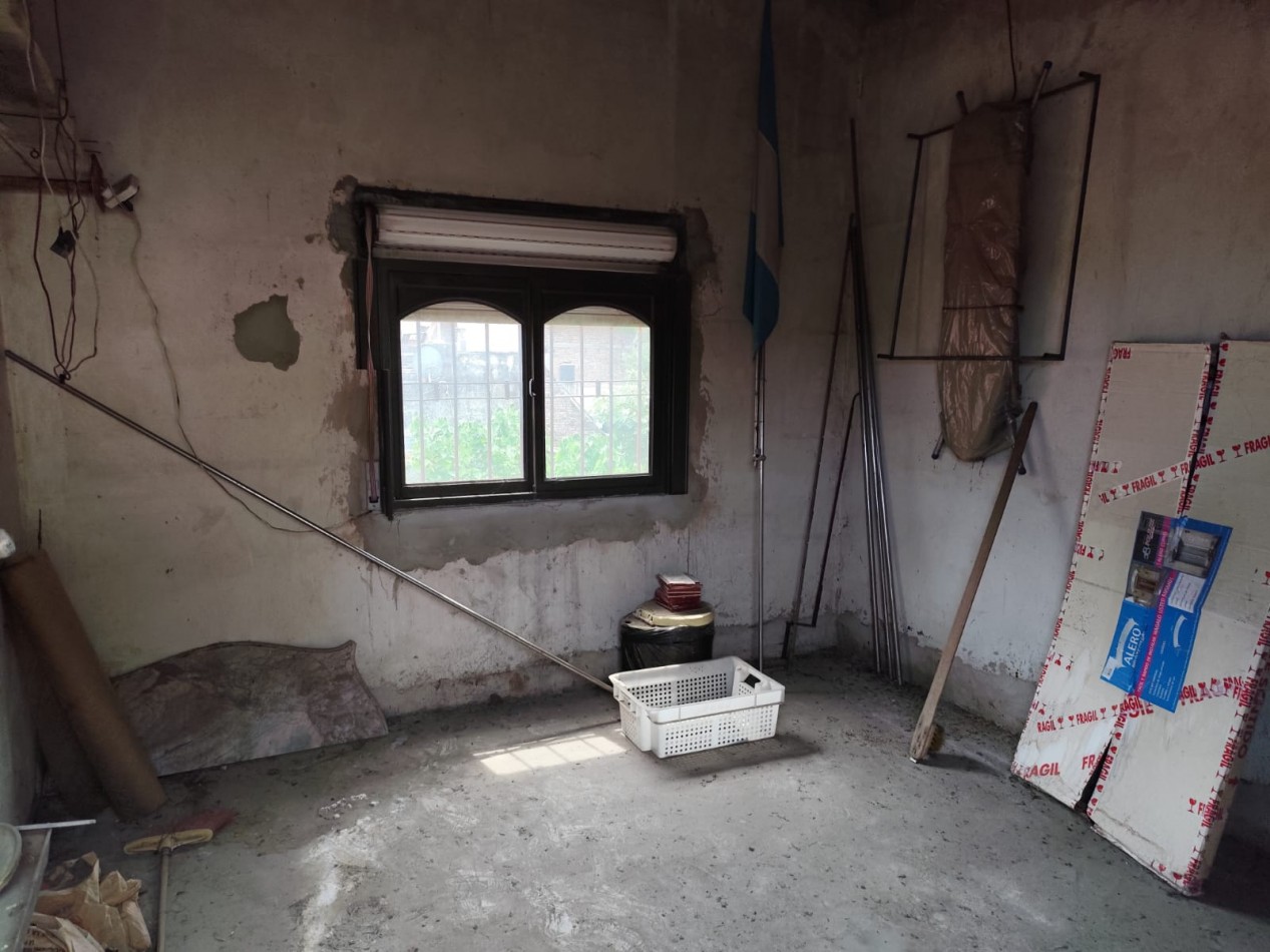 VENTA EN BLOQUE, OPORTUNIDAD, CASA CON LOTE PROPIO Y LOTE LINDERO, BOLAÑOS 3200 -MONTE CHINGOLO-