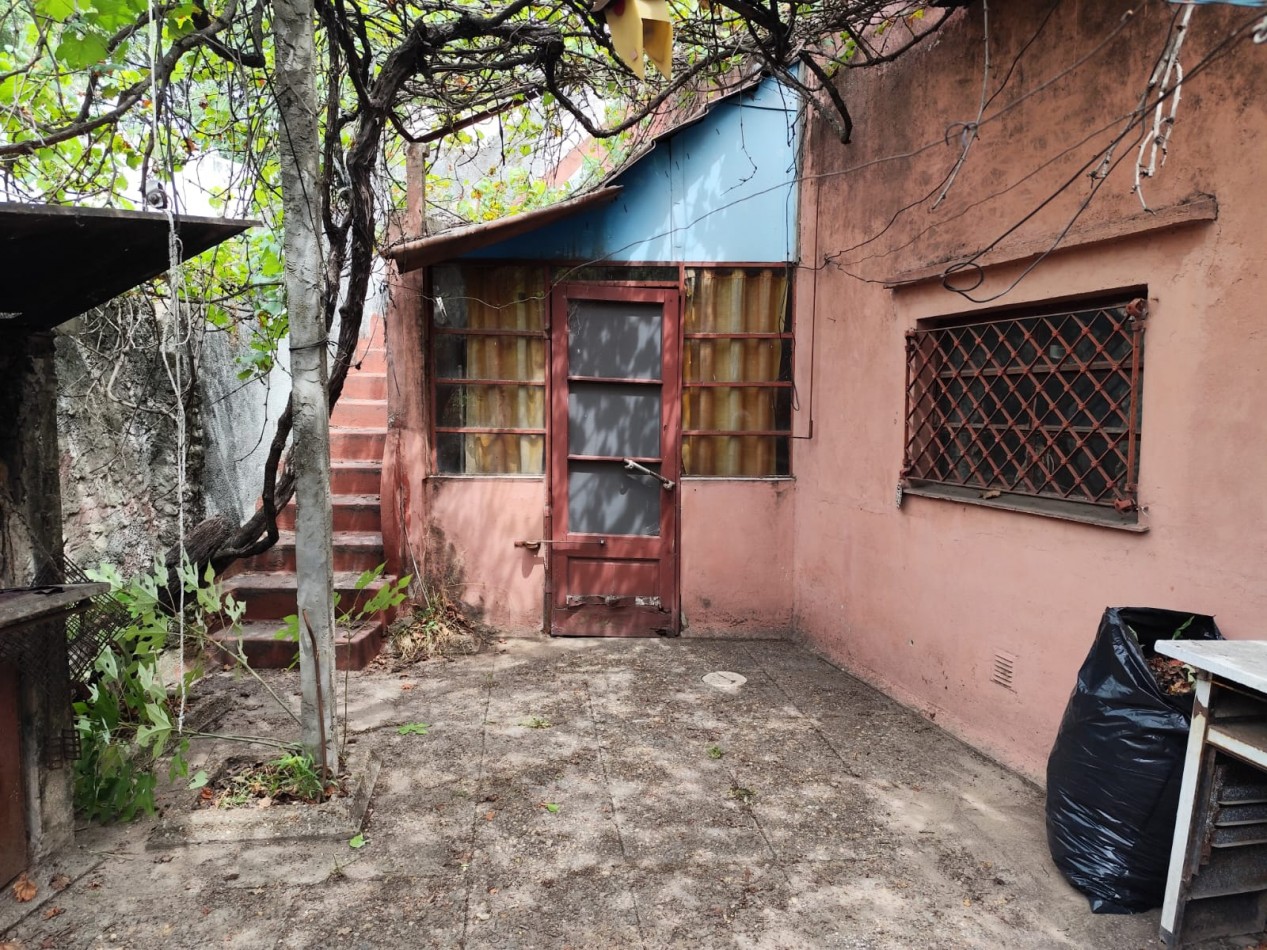 VENTA EN BLOQUE, OPORTUNIDAD, CASA CON LOTE PROPIO Y LOTE LINDERO, BOLAÑOS 3200 -MONTE CHINGOLO-