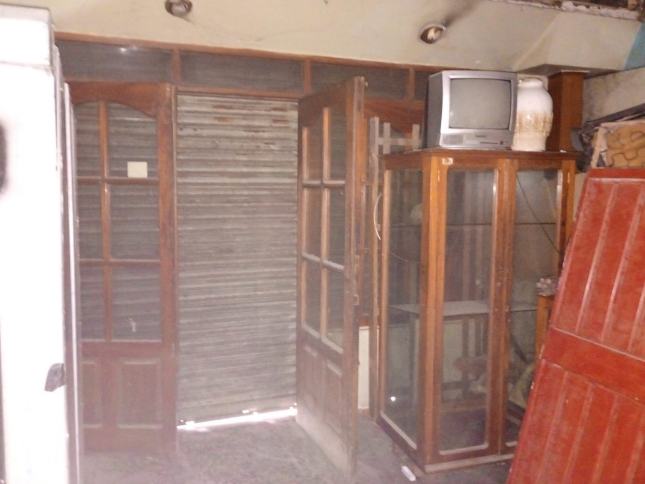 VENTA LOCAL, GRAN PROPIEDAD, DESTINO PANADERIA U OTRO, CON DEPARTAMENTO AL FONDO, JUNCAL 1981 -TEMPERLEY-