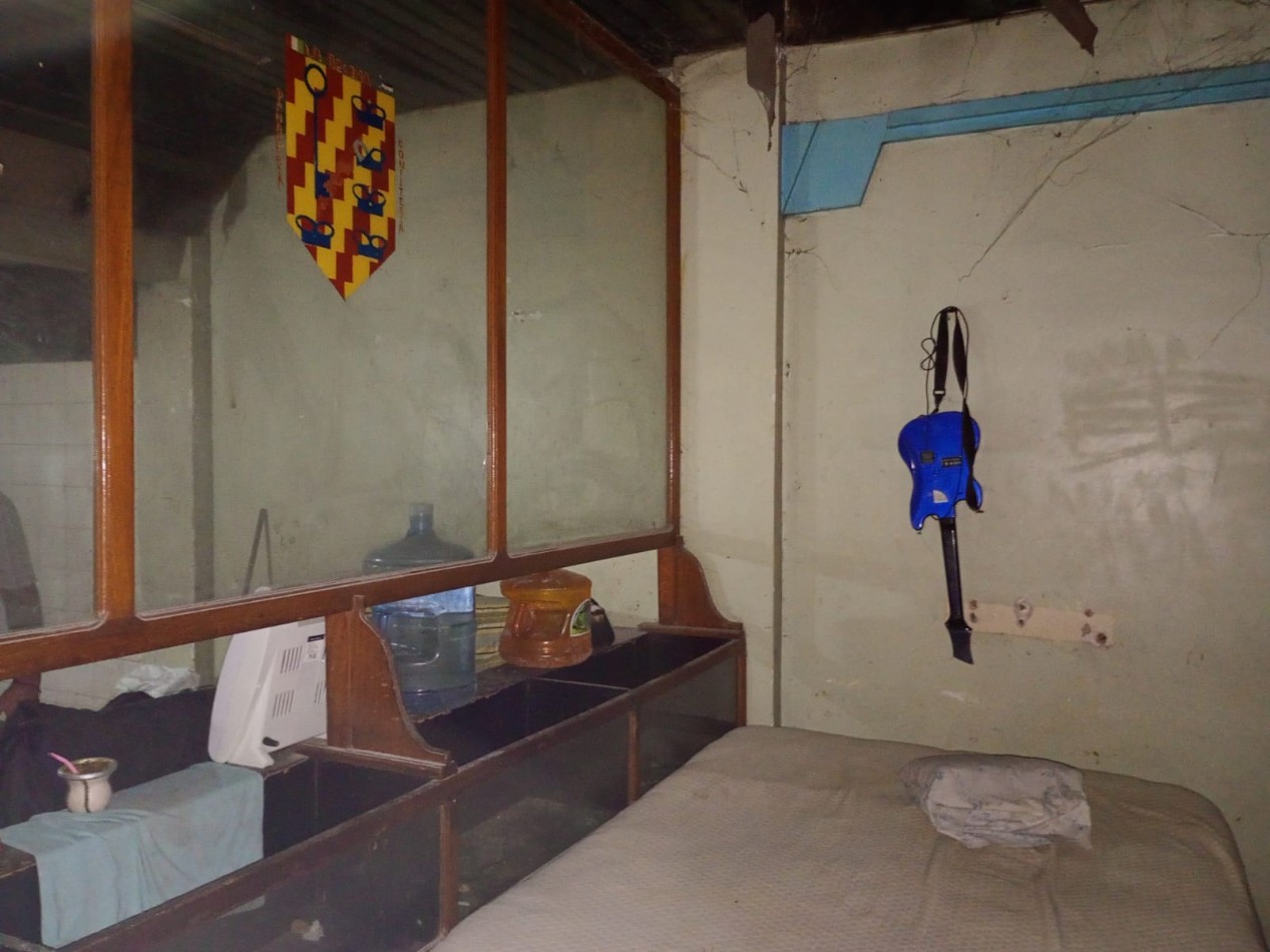 VENTA LOCAL, GRAN PROPIEDAD, DESTINO PANADERIA U OTRO, CON DEPARTAMENTO AL FONDO, JUNCAL 1981 -TEMPERLEY-