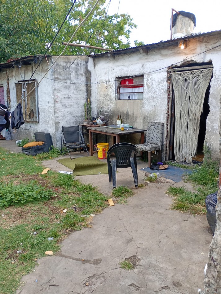 VENTA LOCAL, GRAN PROPIEDAD, DESTINO PANADERIA U OTRO, CON DEPARTAMENTO AL FONDO, JUNCAL 1981 -TEMPERLEY-