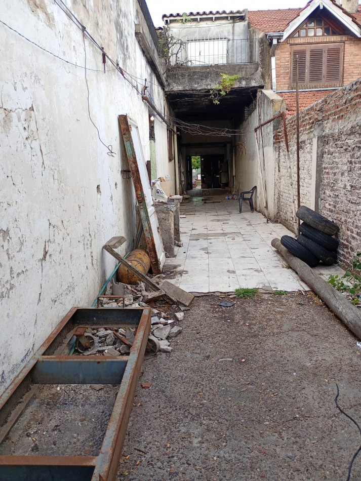 VENTA LOCAL, GRAN PROPIEDAD, DESTINO PANADERIA U OTRO, CON DEPARTAMENTO AL FONDO, JUNCAL 1981 -TEMPERLEY-