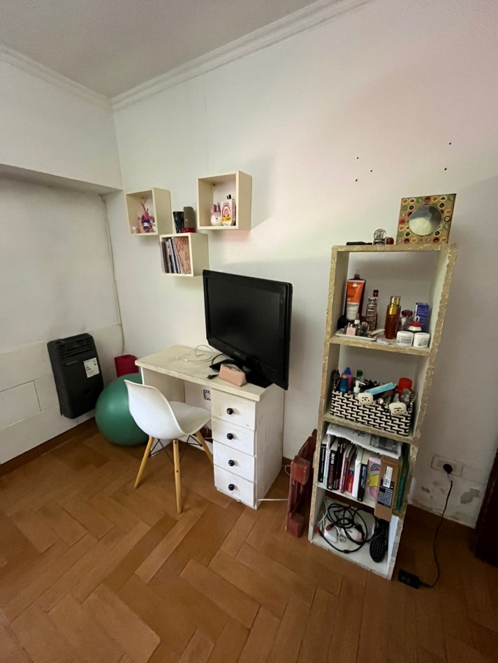 VENTA CASA 3 AMBIENTES, CON HERMOSO PARQUE, PILETA Y GARAJE PARA UN AUTO, ASUNCION 412 -TEMPERLEY-