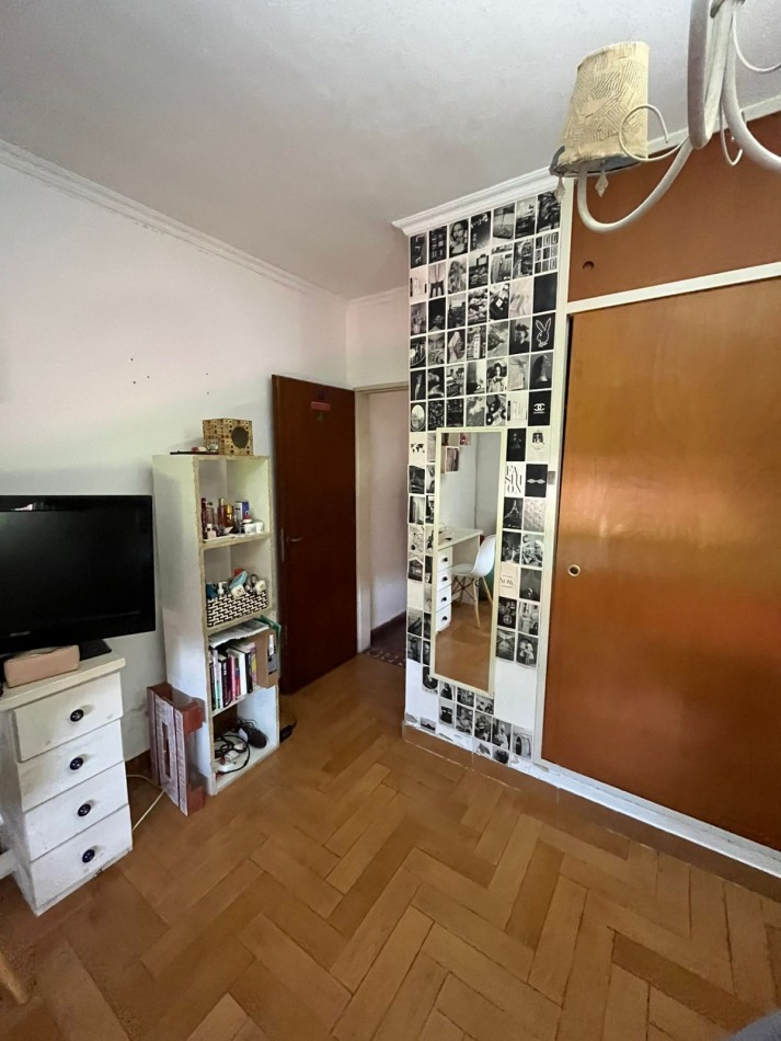 VENTA CASA 3 AMBIENTES, CON HERMOSO PARQUE, PILETA Y GARAJE PARA UN AUTO, ASUNCION 412 -TEMPERLEY-