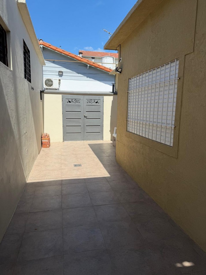 VENTA HERMOSO PH TIPO CASA AL FONDO, APTO CREDITO, 3 AMBIENTES CON PISCINA, PARRILLA Y JARDIN, DETALLES DE CATEGORIA, GUEMES 1085 -TEMPERLEY- 