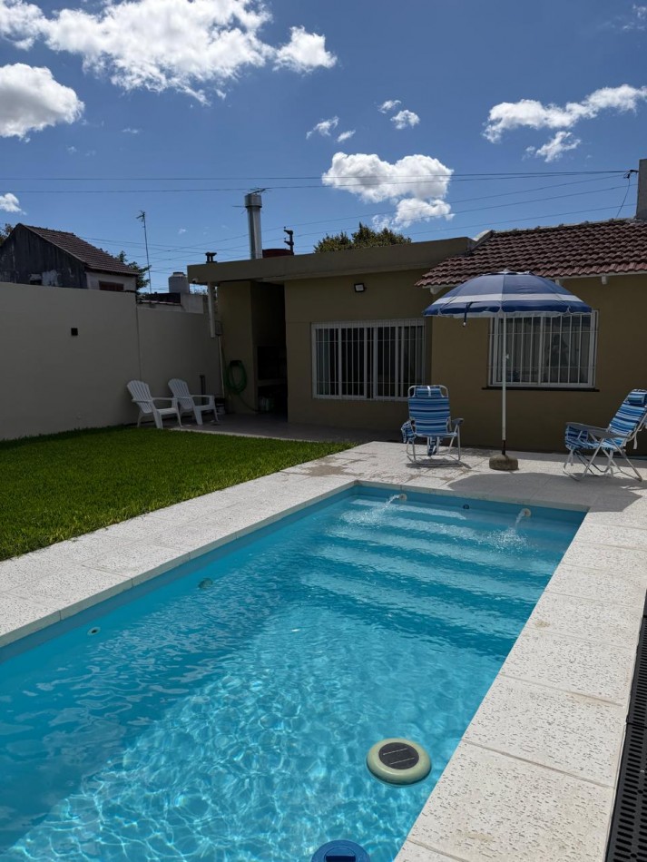 VENTA HERMOSO PH TIPO CASA AL FONDO, APTO CREDITO, 3 AMBIENTES CON PISCINA, PARRILLA Y JARDIN, DETALLES DE CATEGORIA, GUEMES 1085 -TEMPERLEY- 