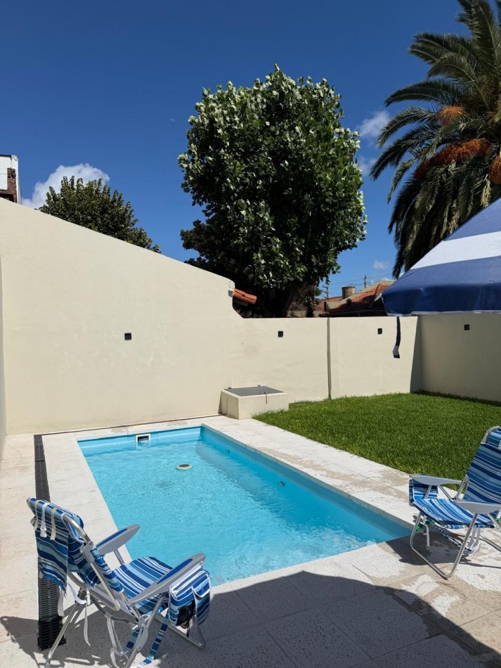 VENTA HERMOSO PH TIPO CASA AL FONDO, APTO CREDITO, 3 AMBIENTES CON PISCINA, PARRILLA Y JARDIN, DETALLES DE CATEGORIA, GUEMES 1085 -TEMPERLEY- 