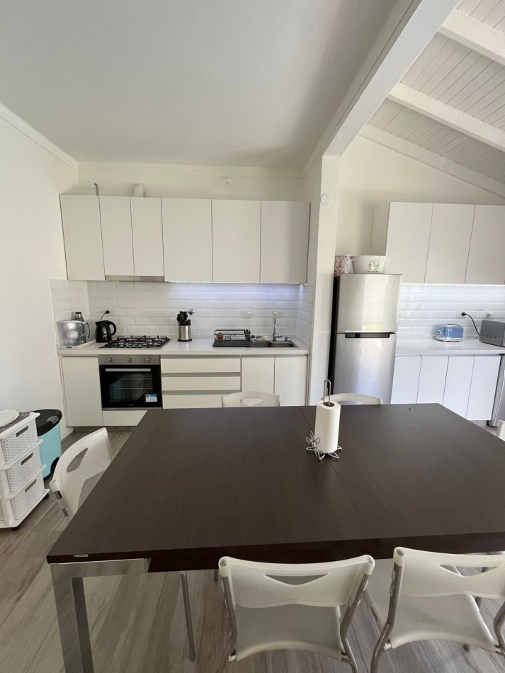 VENTA HERMOSO PH TIPO CASA AL FONDO, APTO CREDITO, 3 AMBIENTES CON PISCINA, PARRILLA Y JARDIN, DETALLES DE CATEGORIA, GUEMES 1085 -TEMPERLEY- 