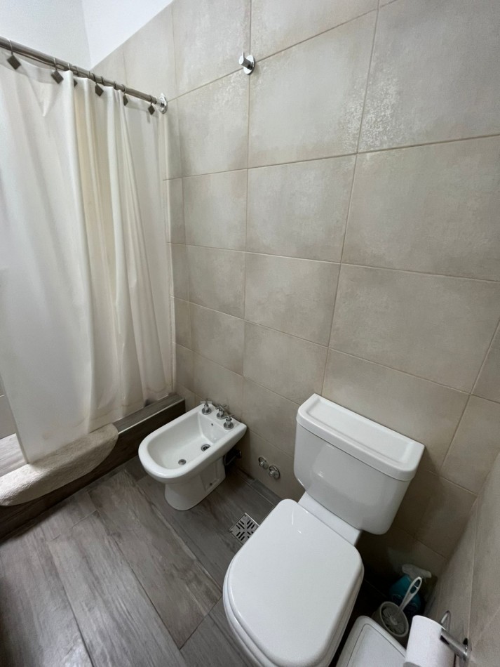 VENTA HERMOSO PH TIPO CASA AL FONDO, APTO CREDITO, 3 AMBIENTES CON PISCINA, PARRILLA Y JARDIN, DETALLES DE CATEGORIA, GUEMES 1085 -TEMPERLEY- 