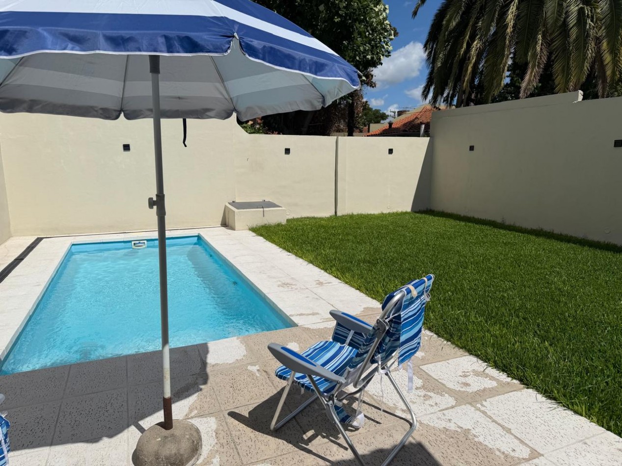 VENTA HERMOSO PH TIPO CASA AL FONDO, APTO CREDITO, 3 AMBIENTES CON PISCINA, PARRILLA Y JARDIN, DETALLES DE CATEGORIA, GUEMES 1085 -TEMPERLEY- 